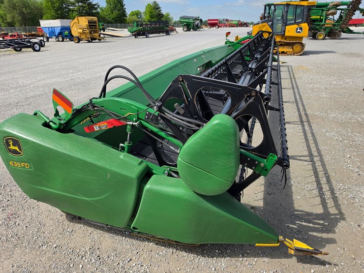 2015-john-deere-635fd-image-13