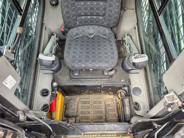 2018-new-holland-c245-image-9