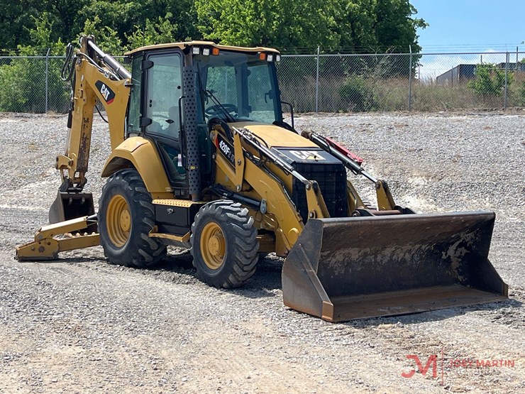 2019-caterpillar-420f2-it-image-1
