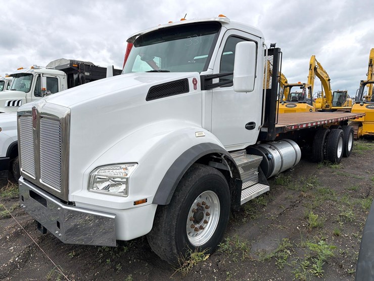 2016-kenworth-t880-image-1