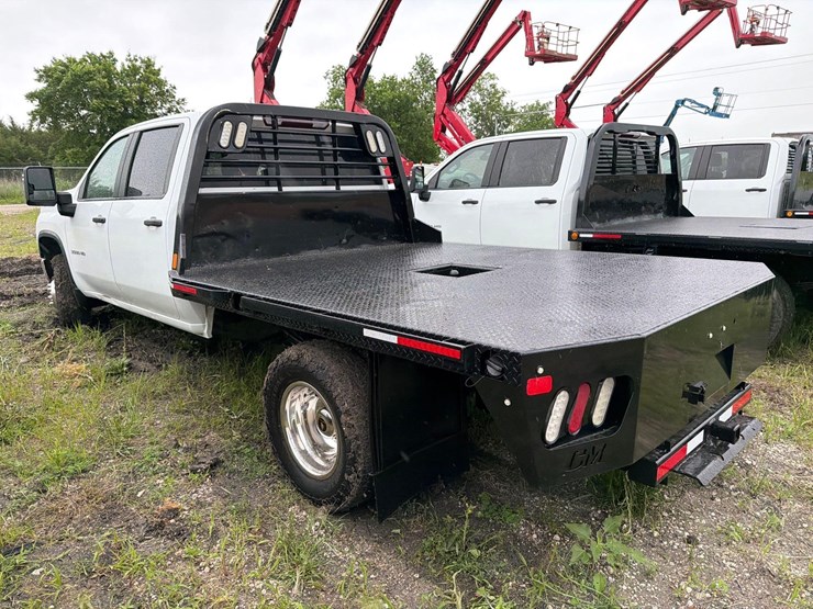 2021-chevrolet-3500-image-4