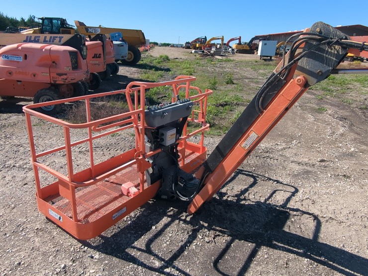 2017-jlg-660sj-image-6