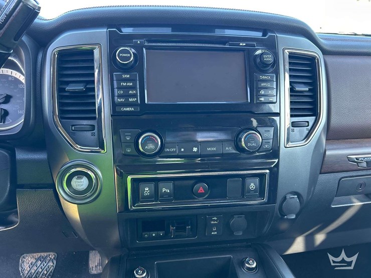 2016-nissan-titan-image-21