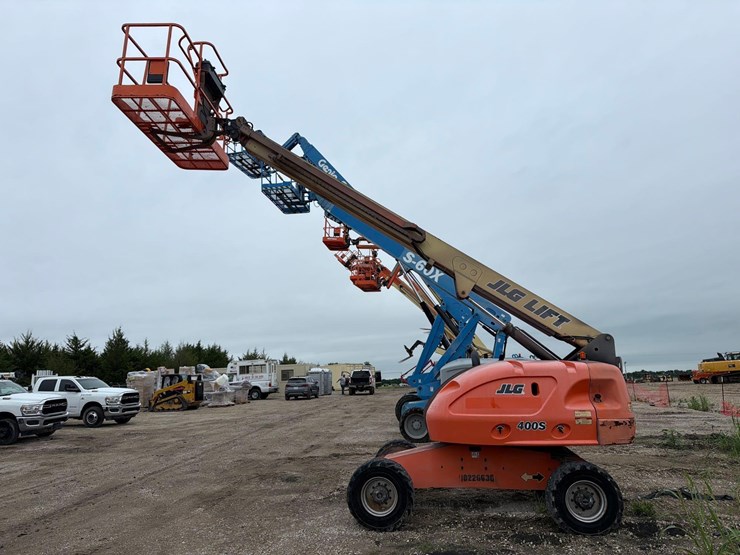 jlg-400s-image-1
