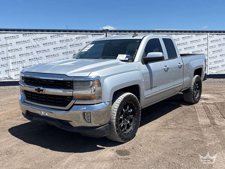 2016-chevrolet-silverado-1500-image-1