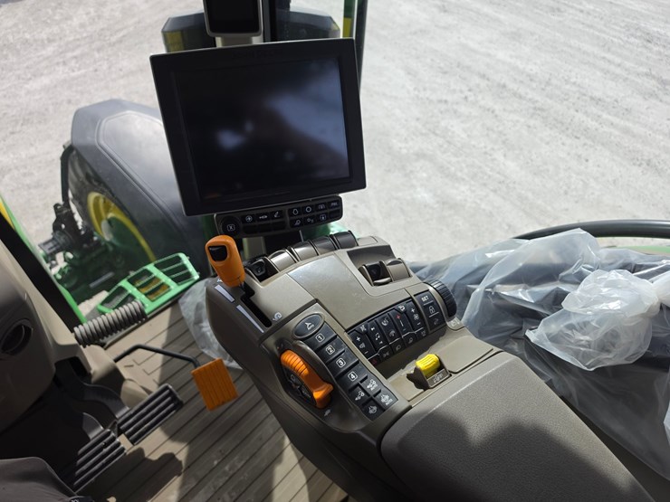 2021-john-deere-7r-210-image-18