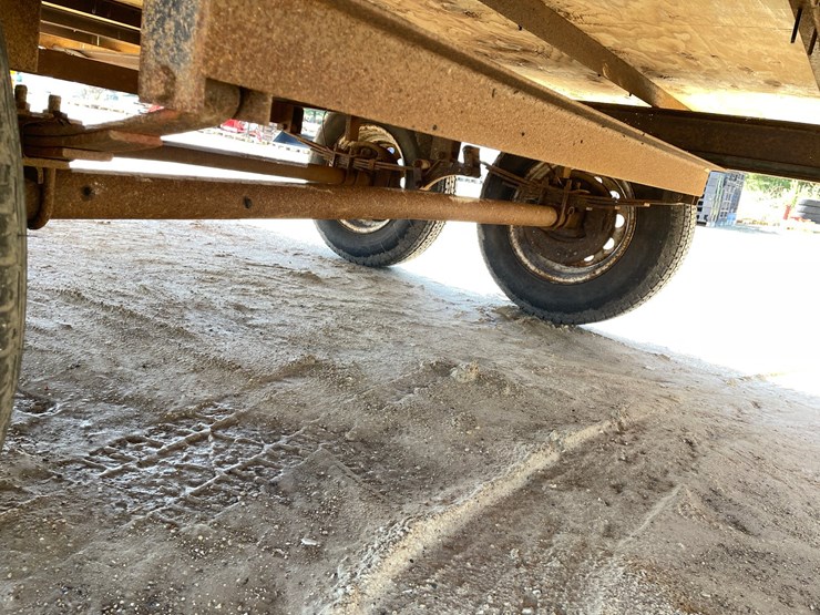 #2011-•-4-place-22'-snowmobile-trailer-(no-title)-image-31
