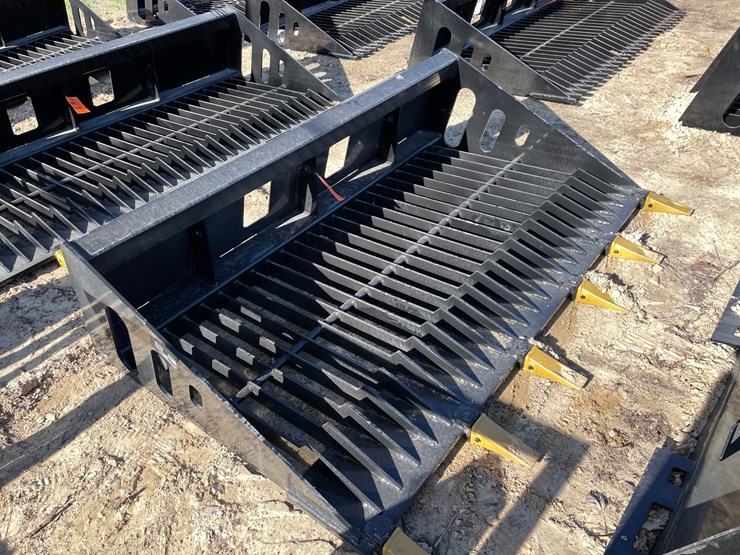 #2343-•-new-wolverine-66"-skid-steer-skelton-rock-screening-bucket-attachment-image-2