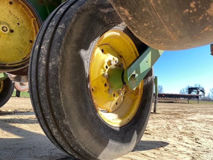 john-deere-7000-image-40