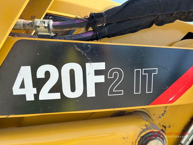 2019-caterpillar-420f2-it-image-5