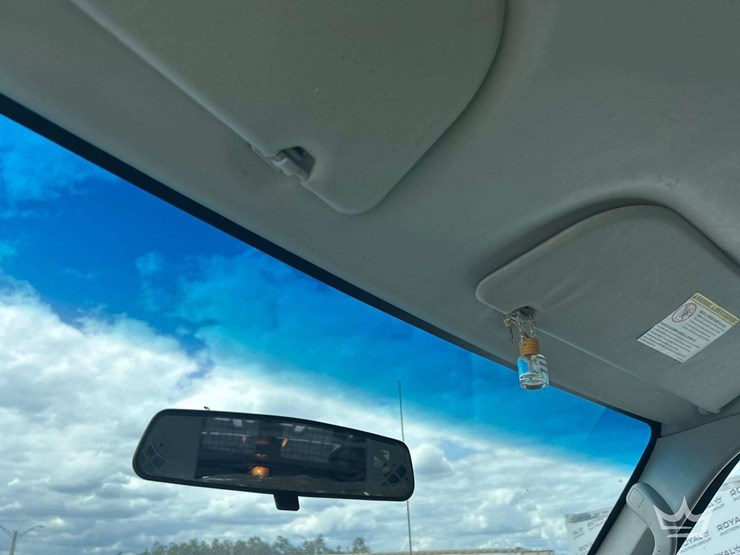 2011-ford-cargo-image-18