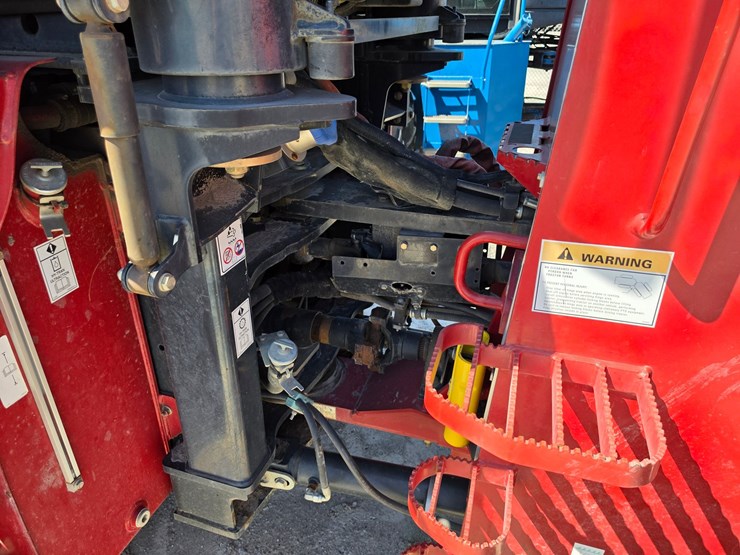2014-case-ih-420-image-12