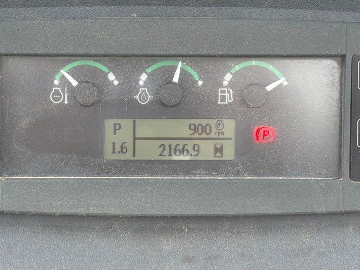2022-deere-450-lt-image-24