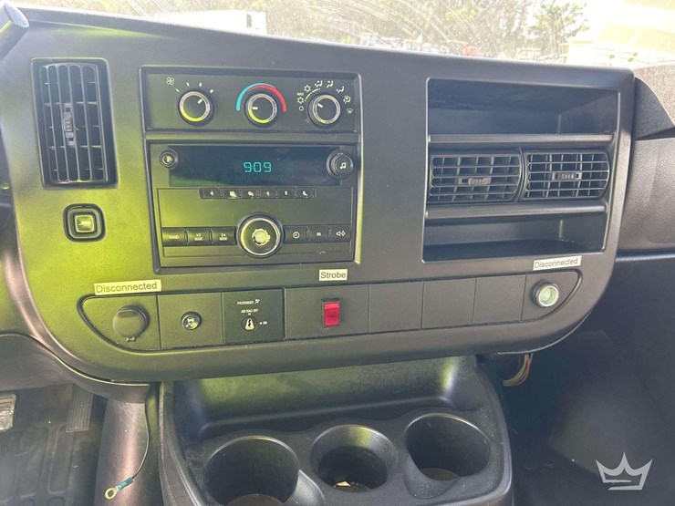 2011-chevrolet-express-2500-image-18