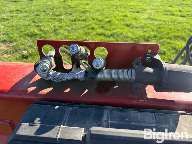 2014-new-holland-h7230-image-9