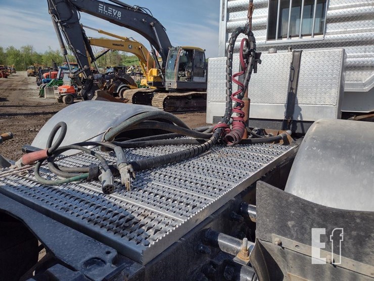 2007-kenworth-w900-image-40