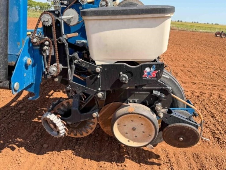 kinze-3200-image-24