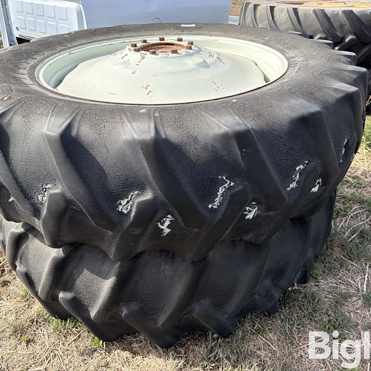 JOHN DEERE 4620