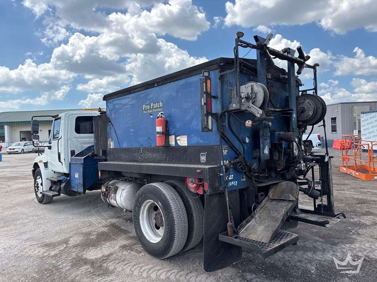 2018-international-durastar-4300-image-4