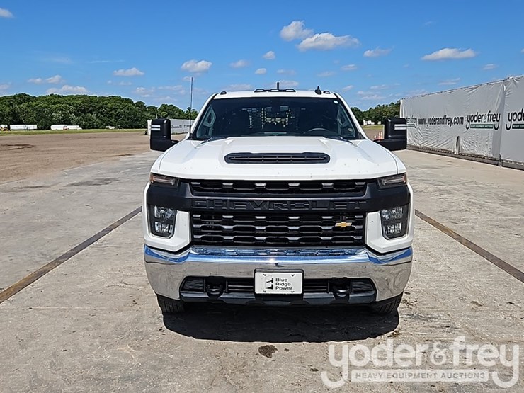 2022-chevrolet-3500hd-image-12