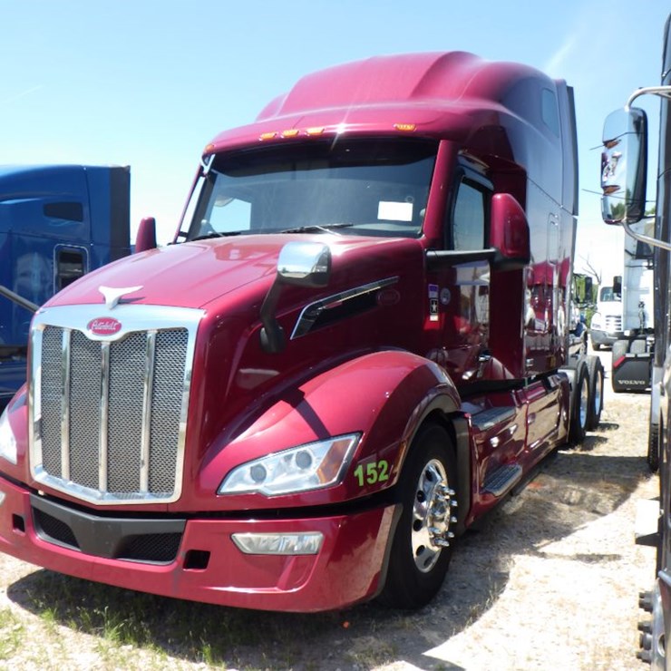 2023 PETERBILT 579