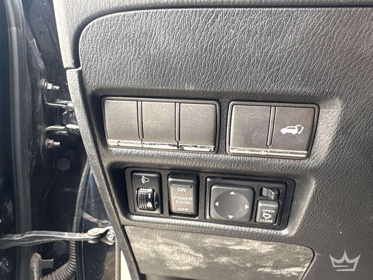 2012-infiniti-qx56-image-16