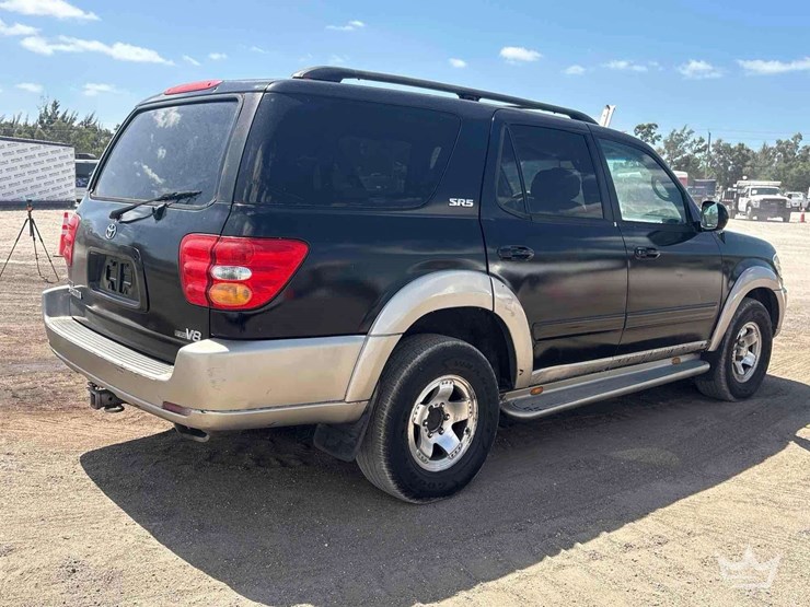 2003-toyota-sequoia-image-25