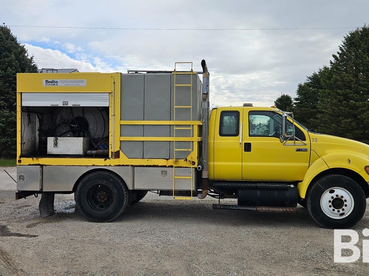 2007-ford-f750-image-4