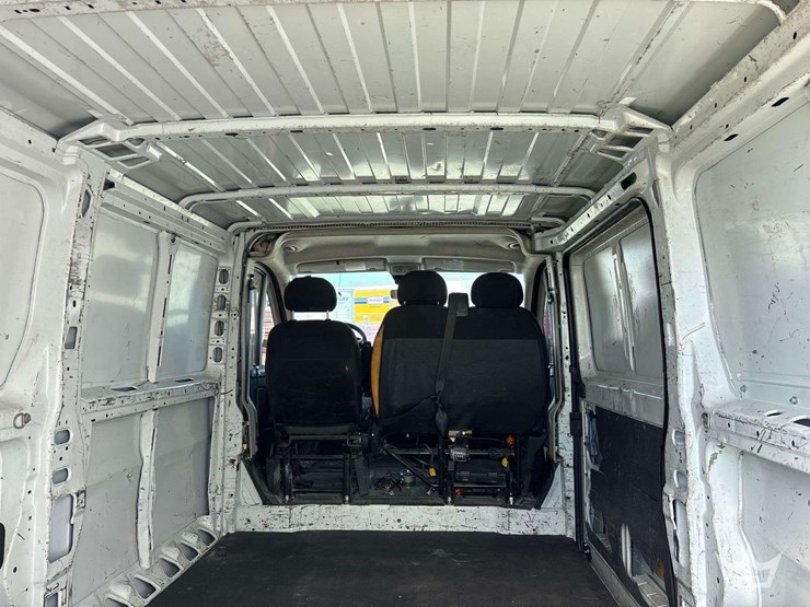 2014-ram-promaster-1500-image-12