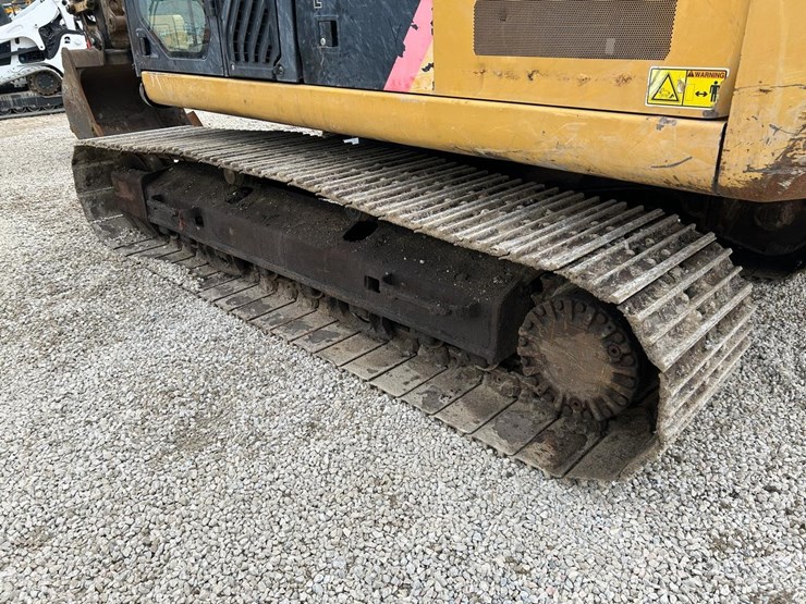 caterpillar-320el-image-16
