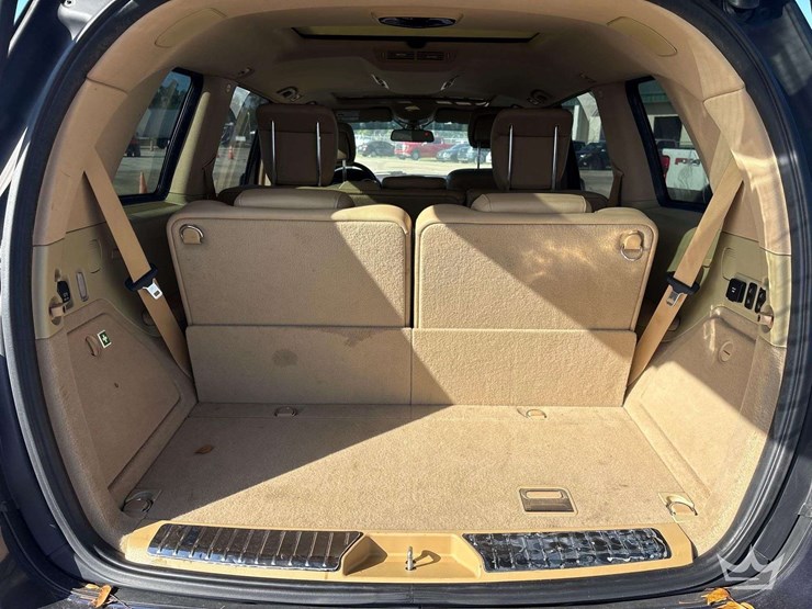 2012-mercedes-benz-gl450-image-23