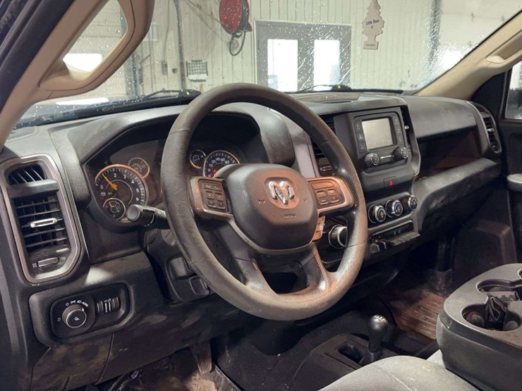 2019-dodge-3500-image-16
