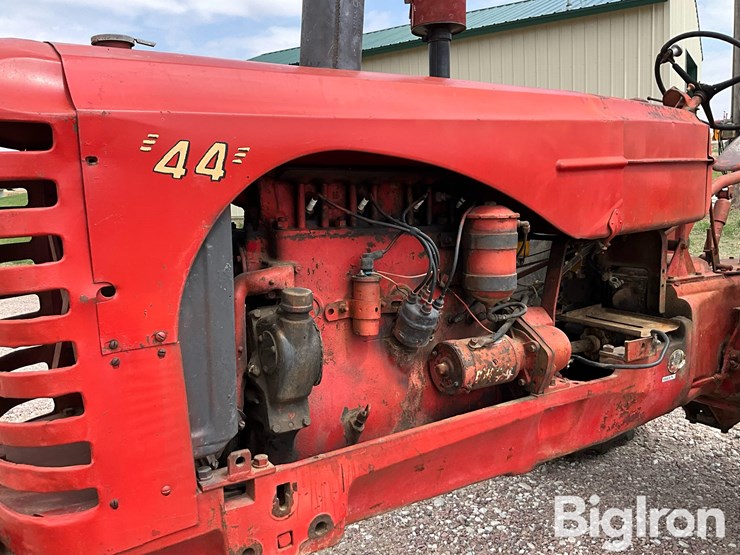 1949-massey-ferguson-44-image-17