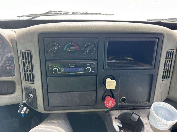 2013-international-durastar-4300-image-14