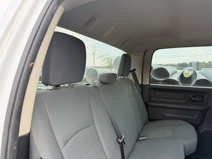 2014-dodge-1500-image-31