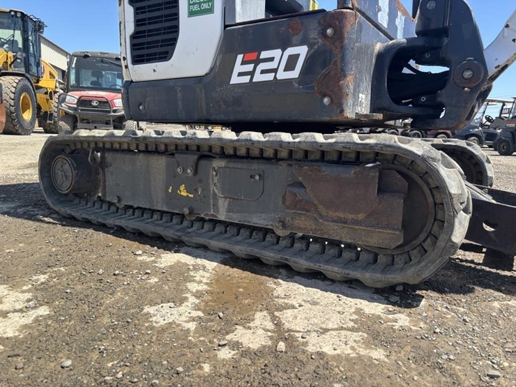 2020-bobcat-e20-image-22