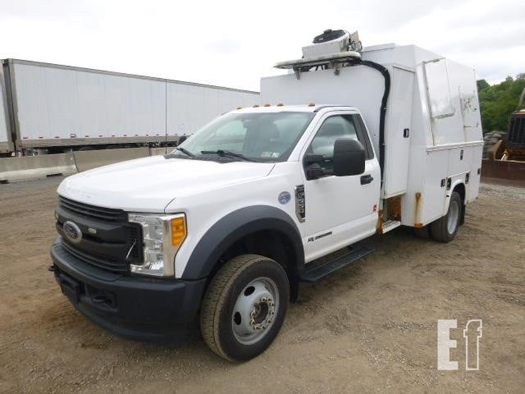2017-ford-f550-image-32