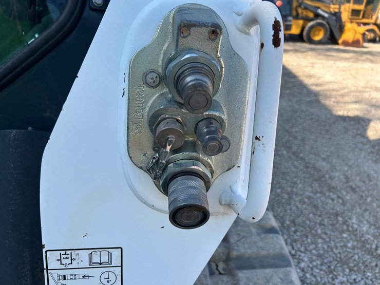 2017-bobcat-t590-image-11