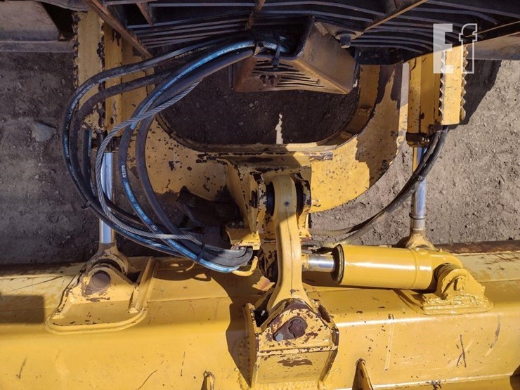 2004-deere-650h-image-25