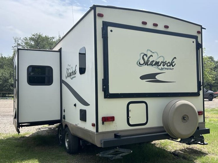 #9-•-2015-shamrock-by-flagstaff-forest-river-camper-image-5