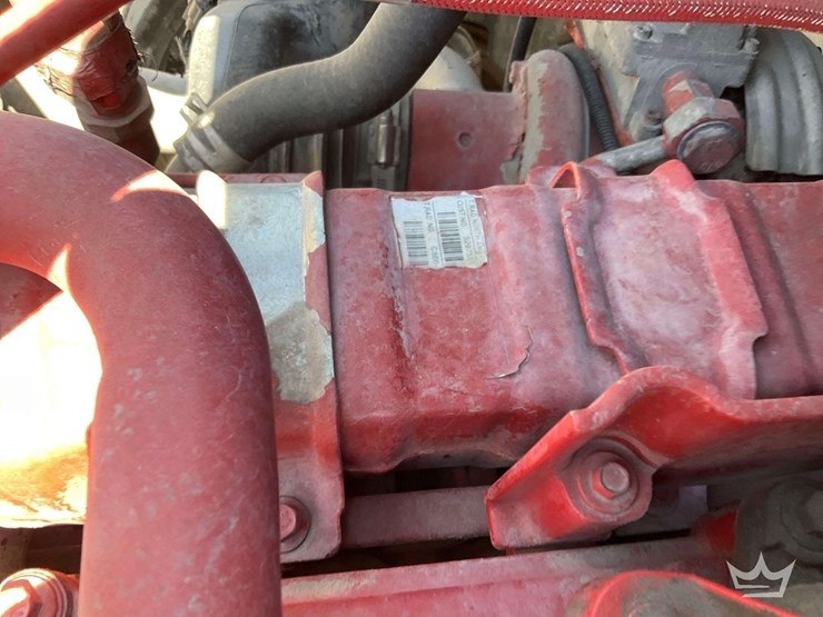 2016-freightliner-m2-106-image-11