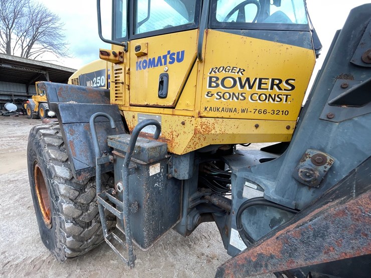 komatsu-wa250-5-image-17