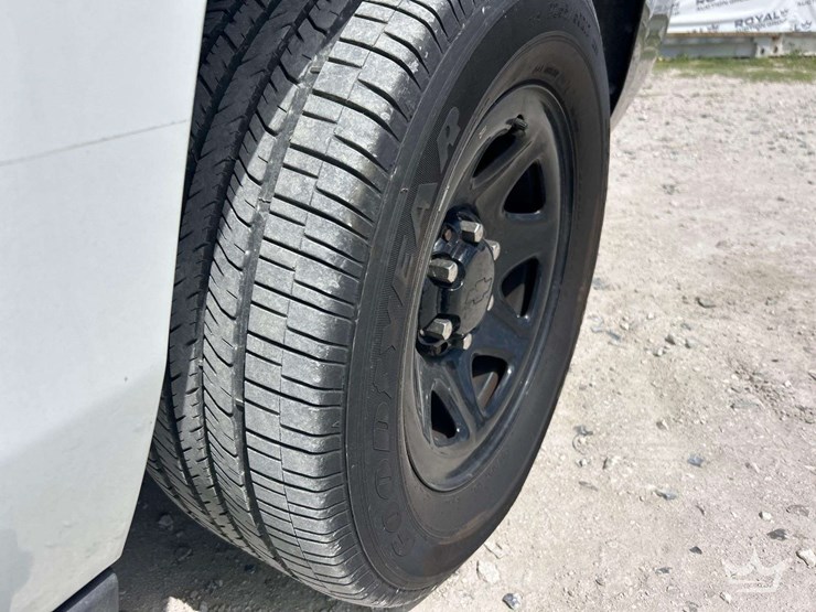 2019-chevrolet-tahoe-image-23