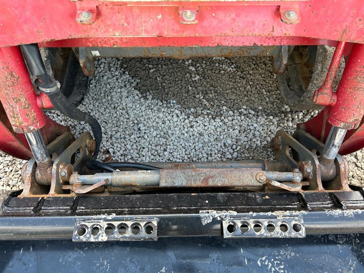 2017-takeuchi-tl12r2-image-10