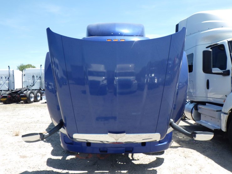 2021-peterbilt-579-image-23