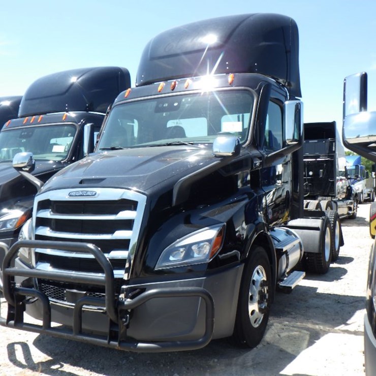 2022 FREIGHTLINER CASCADIA 116