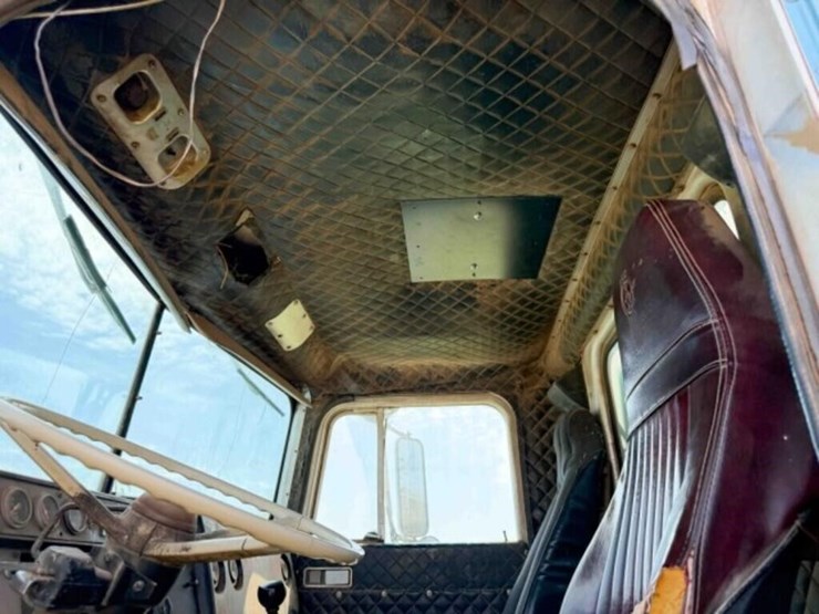 1974-international-durastar-4200-image-29