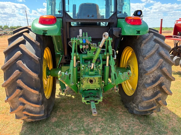 2017-john-deere-6120e-image-5