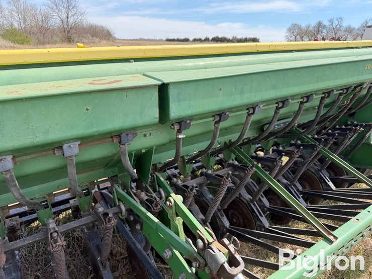 john-deere-8300-image-16