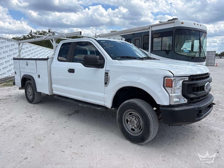 2021-ford-f250-image-2